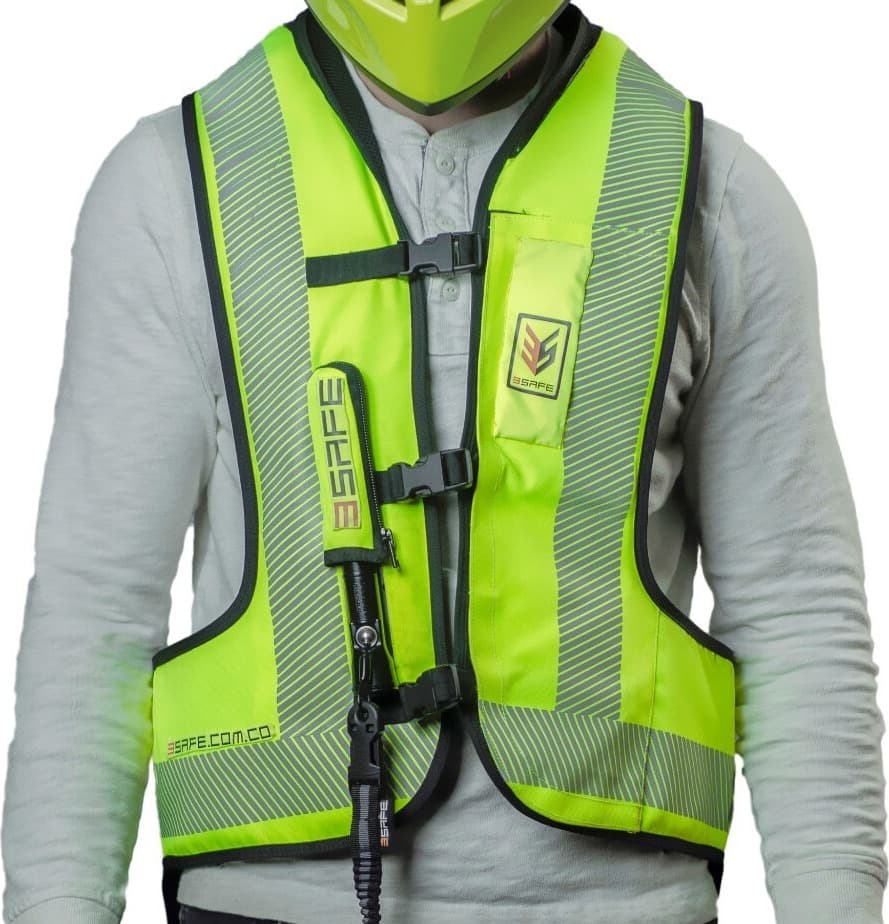 Chaleco Airbag Motociclista Verde Reflectivo Alta Visibilidad vista posterior - Proteccion para motociclista
