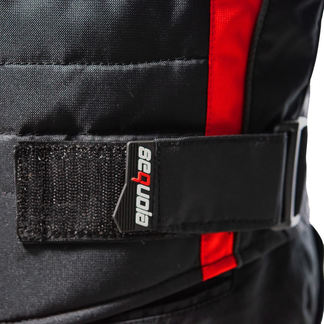 Traje para Moto - Carrera - Traje de Protección Anti Fricción para Motociclistas vista lateral equipamiento moto