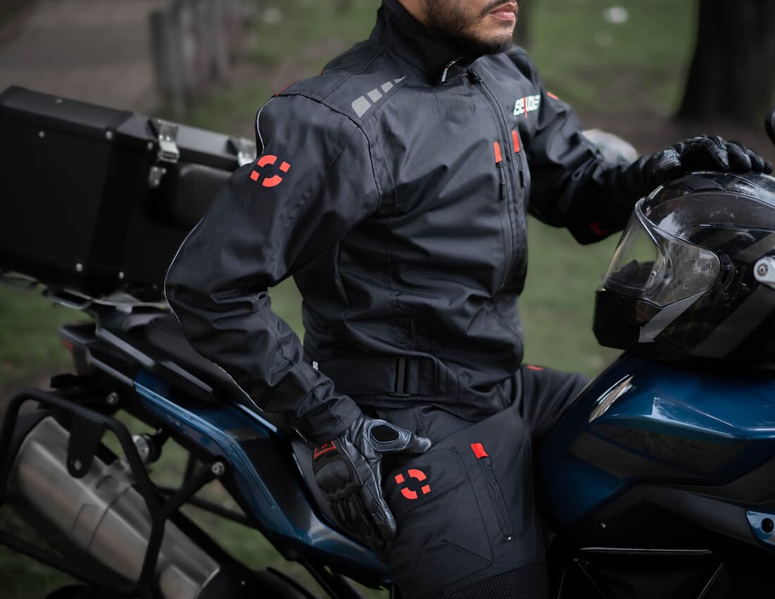 Chaqueta Black Pro - Chaqueta Antifricción de Moto, Impermeable Sequoia Speed tallas disponibles - Bogota Colombia
