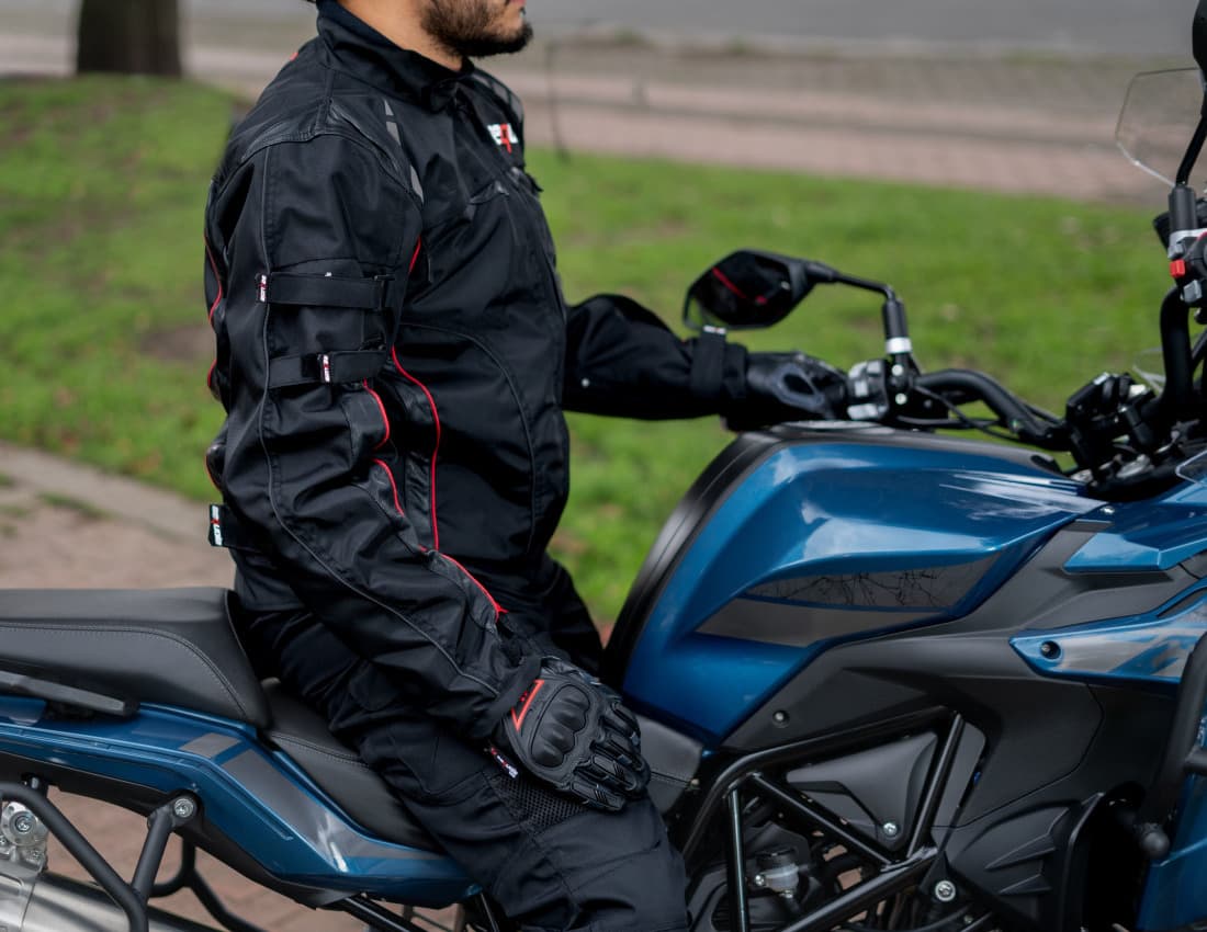 Chaqueta AVS proteccion certificada motociclista