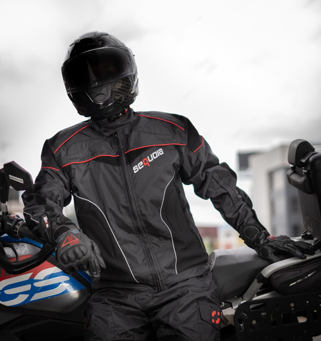 Chaqueta AVS detalles reflectivos alta visibilidad