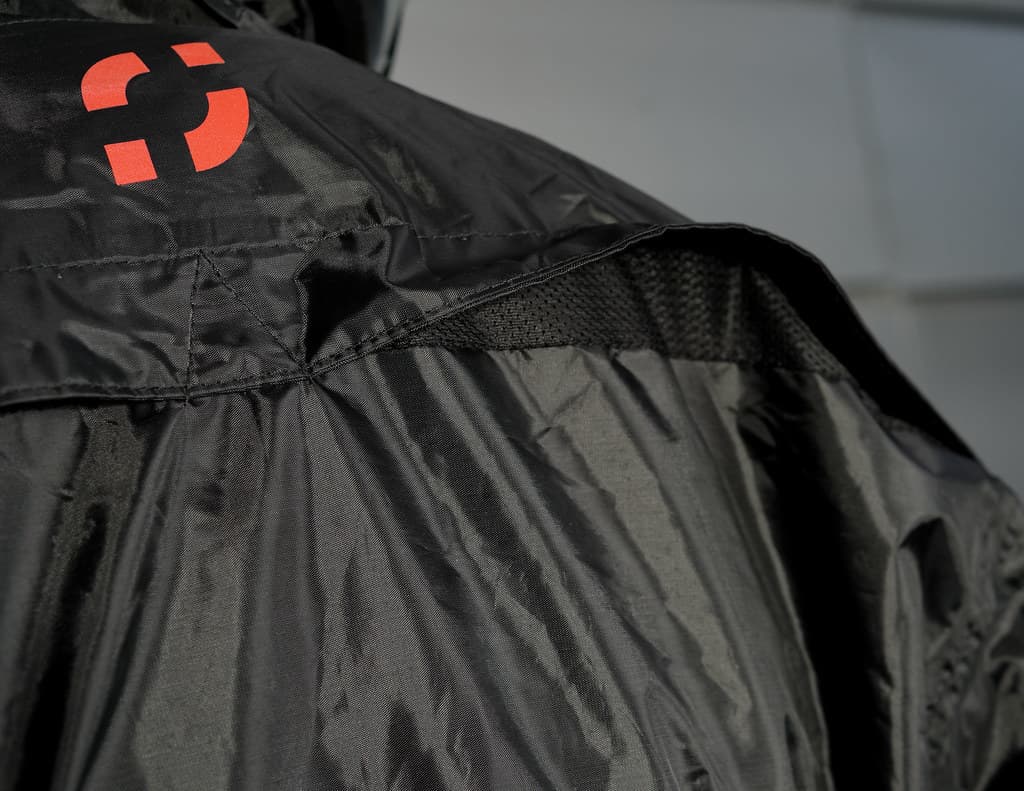 Chaqueta Hydra Negra Impermeable Tipo Touring