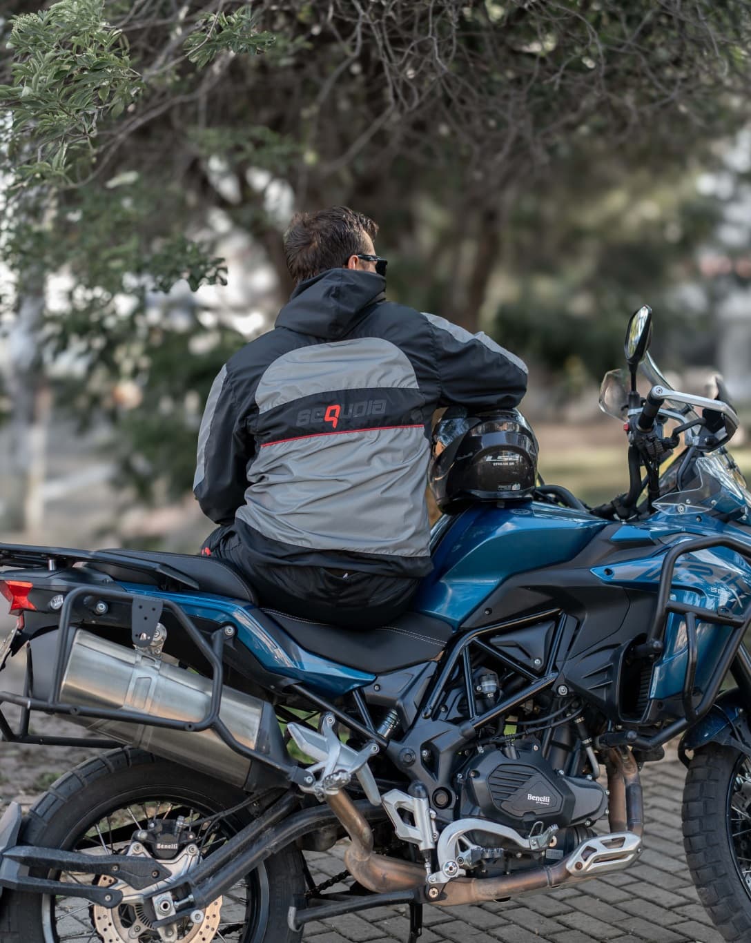 Chaqueta Reflectiva Doble Faz Gris Plata impermeable de Moto para Mujer y Caballeros