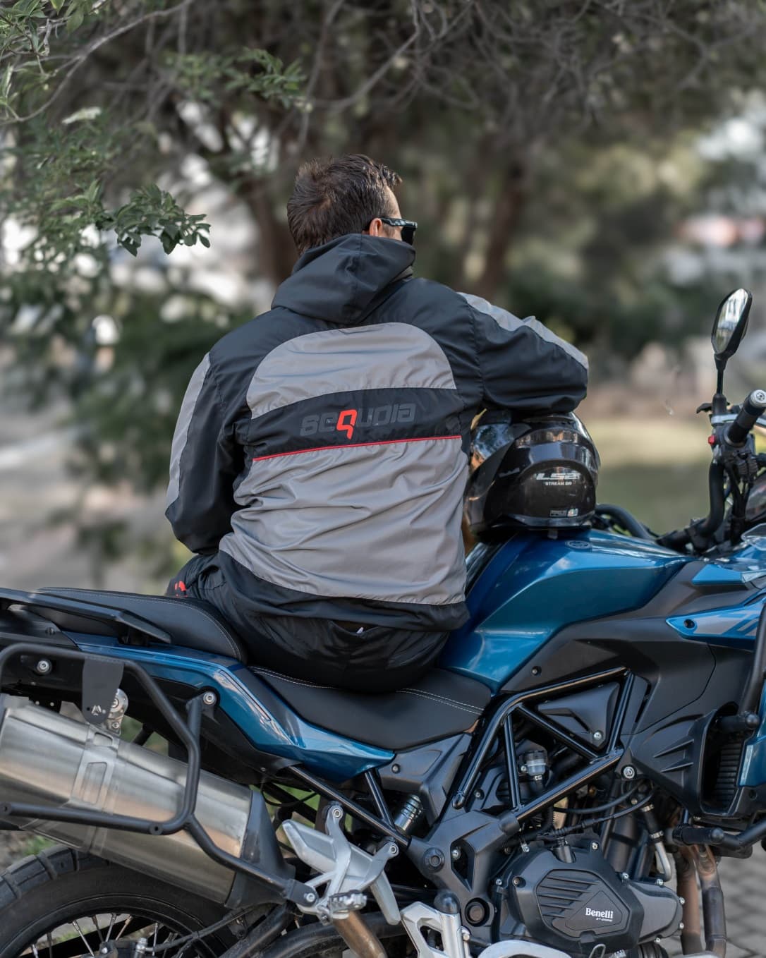 Chaqueta Reflectiva Doble Faz Gris Plata impermeable de Moto para Mujer y Caballeros