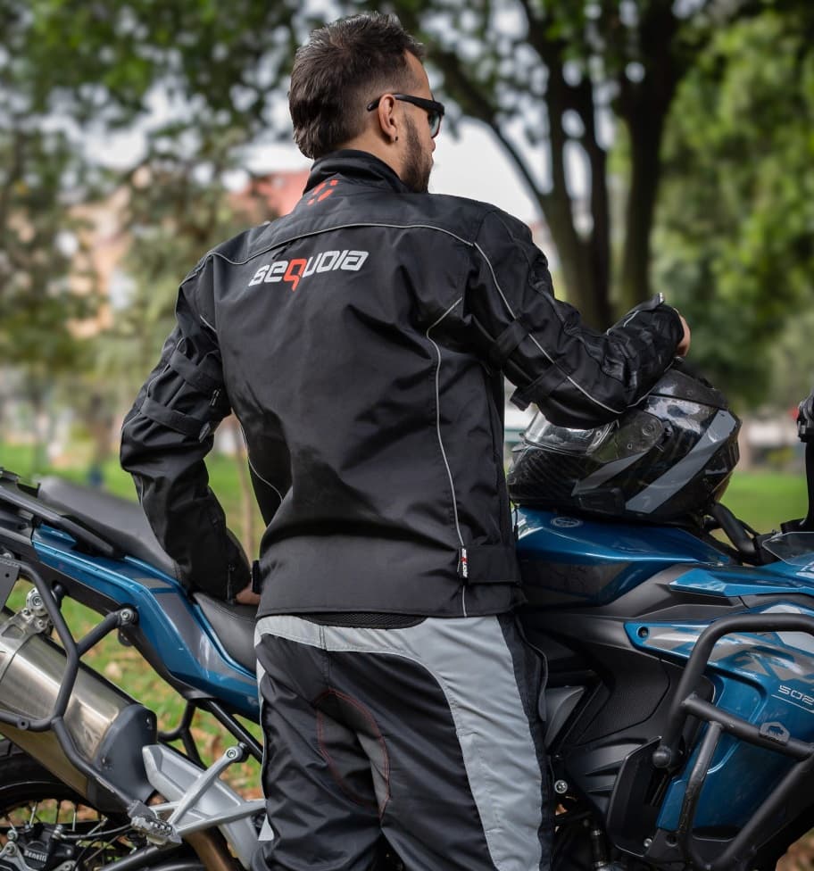 Chaqueta TT - Protecciones Removibles Certificadas 100 Impermeable.