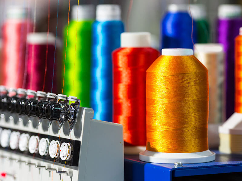 Ventajas de los uniformes bordados para empresas